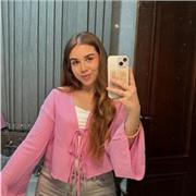 Maestra de Educación Primaria (bilingüe) con mención en Educación Especial y máster en atención a la diversidad